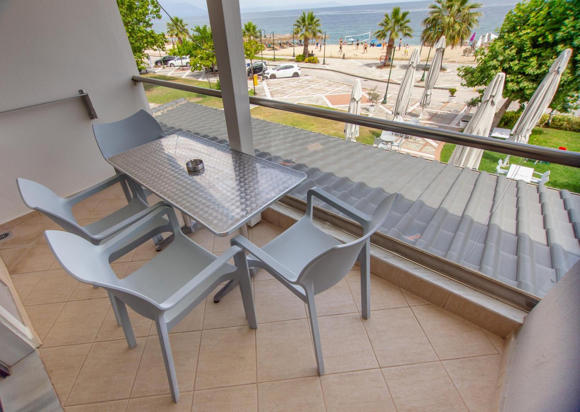 Amalia Mare Sea View Apartment Nea Vrasna Bilik gambar